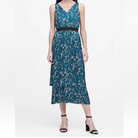 NWT Banana Republic Pleated Tiered Midi Dress, Multi-Color #493392 Size 4P - Picture 2 of 7